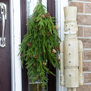Wing Tai Trading Fir/Cone Dripping Garland
