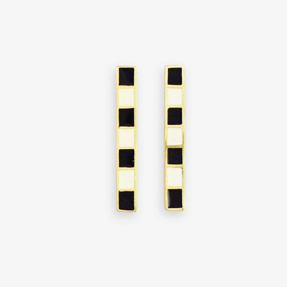 Ink + Alloy IA ENER0200BL Adele colorblock enamel bar earrings black/white