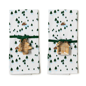 TWO'S COMPANY TC 82358-20 WINTER SCENE DISH TOWEL AND COOKIE CUTTER SET