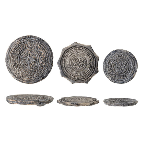 Creative Co-Op CCOP DF3700 Round Found Carved Stone Biscuit Mould, Black with Whitewashed Finish (Each Varies)