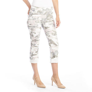 Coco + Carmen CC 2119031 OMG Printed Cuffed Boyfriend Capri-Pink Camo