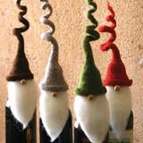 Kalalou Inc KI CHB1116 Felt Santa Wine Toppers W/Curly Hats